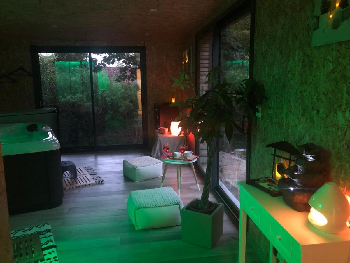 La Fresnaie : Chambres ,Table D'Hotes & Spa Tille Exterior photo