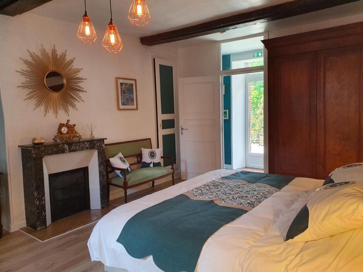 La Fresnaie : Chambres ,Table D'Hotes & Spa Tille Exterior photo